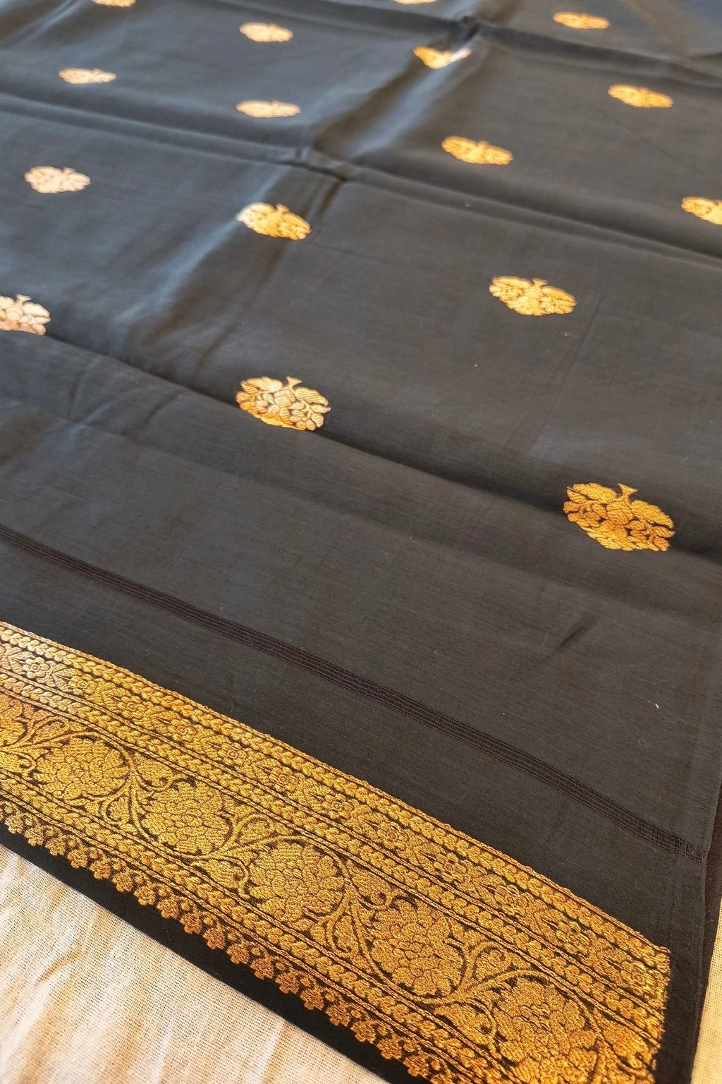 Black Linen Kalga Zari Suit Set with Organza Dupatta