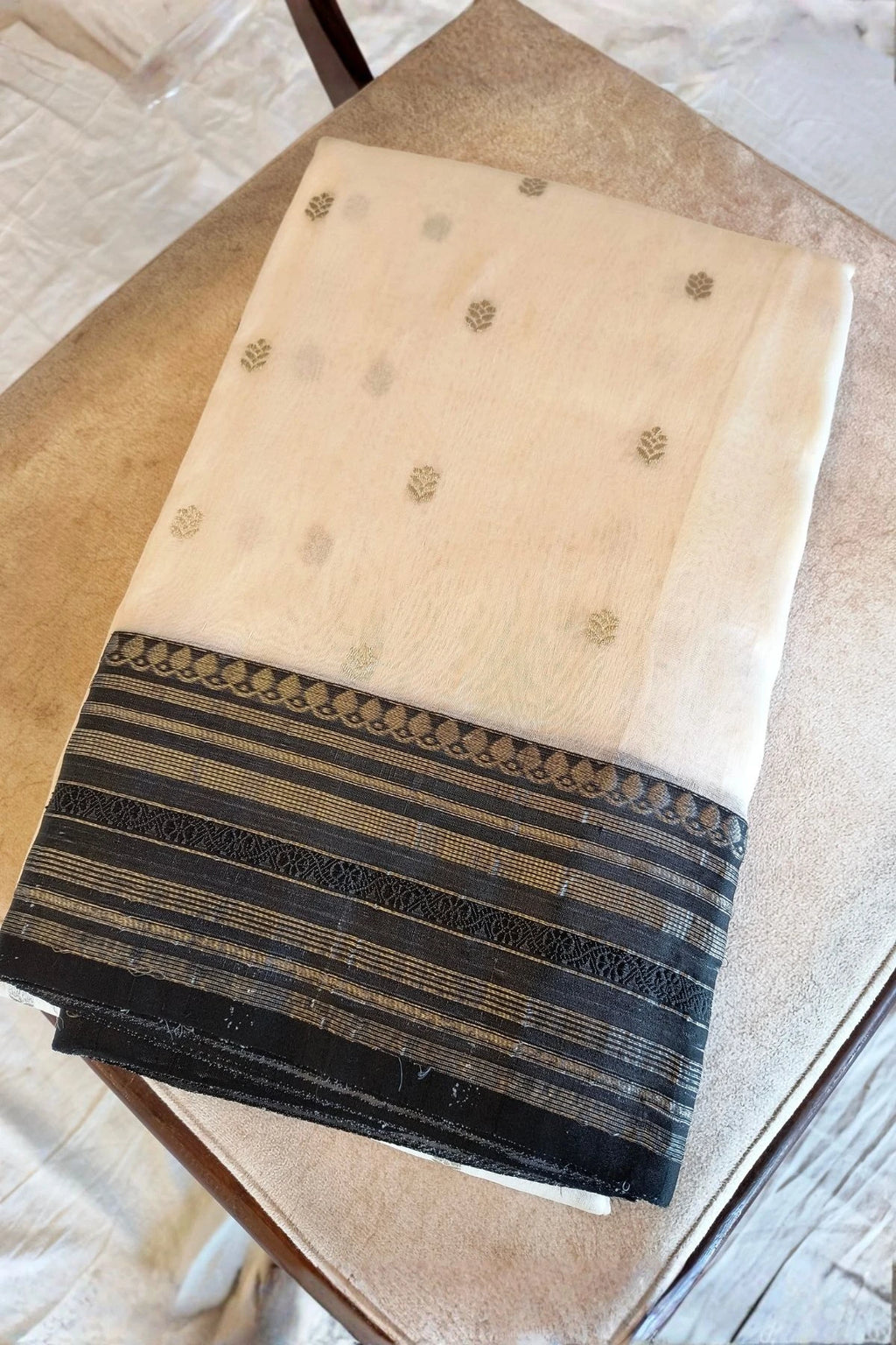 Ivory Kora Silk Handwoven Saree