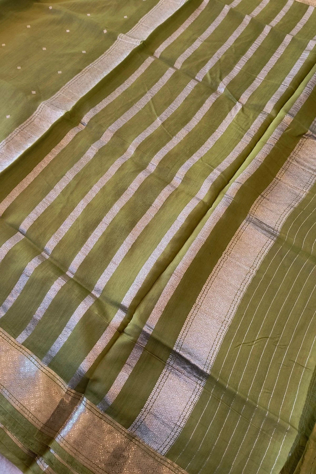 Mehendi Green Modal Silk Handwoven Saree