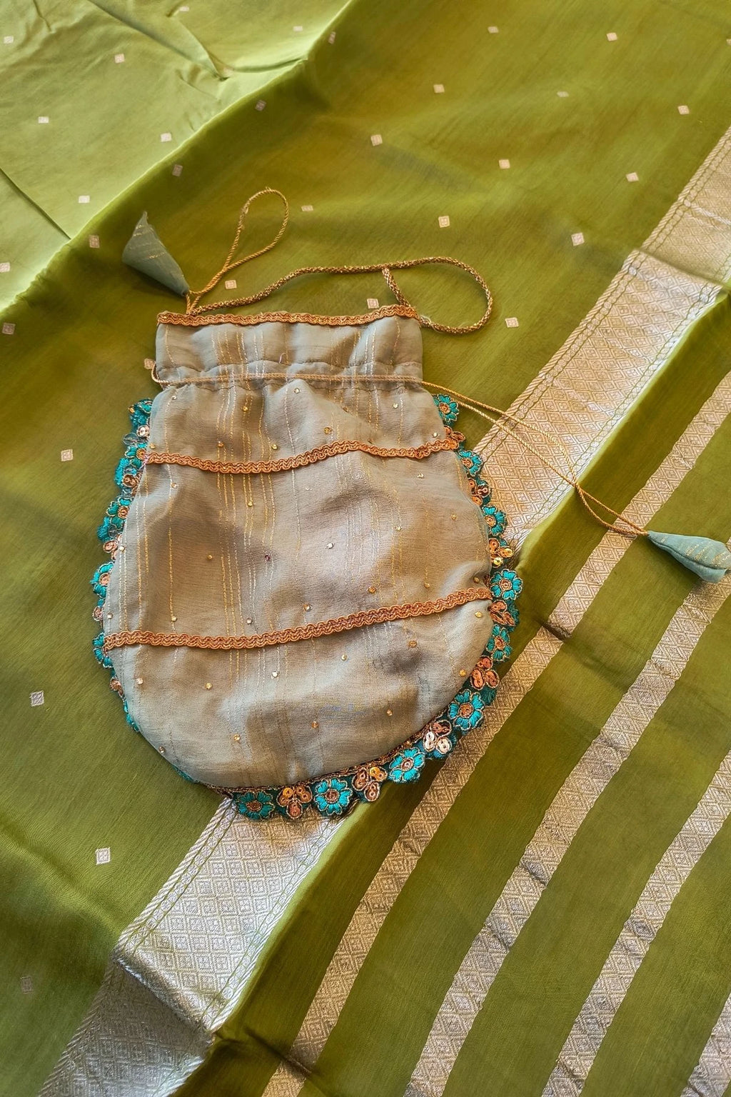 Mehendi Green Modal Silk Handwoven Saree